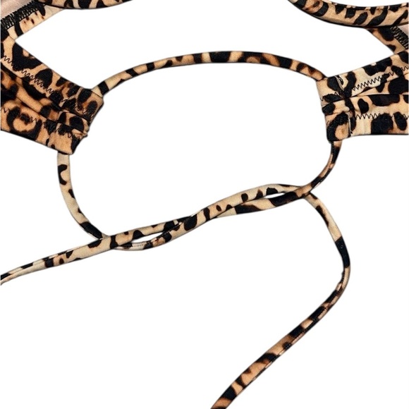NWOT Victoria's Secret Leopard Print Bikini Top - Picture 4 of 6